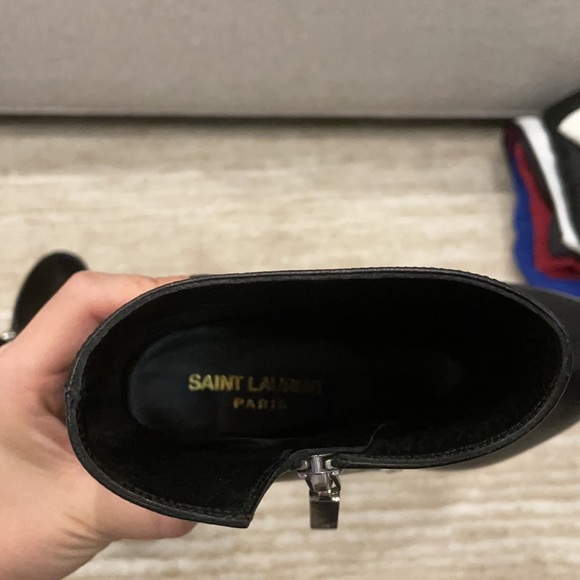 Saint Laurent NIki 85 asymmetric boots - Picture 8 of 11